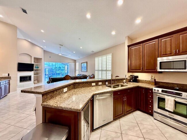 Building Photo - 1605 Sand Key Estates Ct