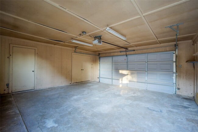 Building Photo - 8319 Wind Willow Dr