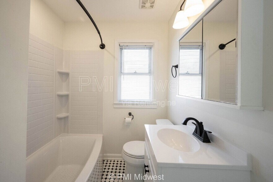 Building Photo - 6306 N Washington Blvd