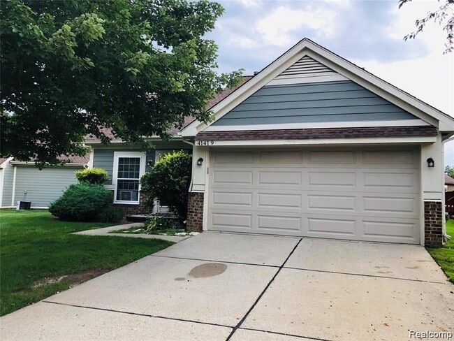 Building Photo - 41419 Cornell Dr