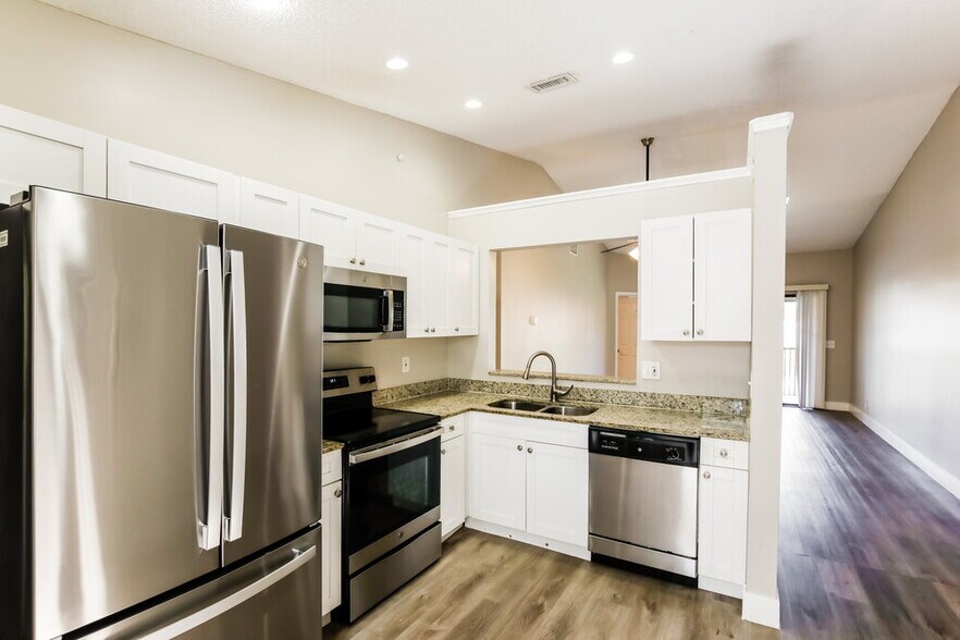 Building Photo - 2531 NW 56th Ave