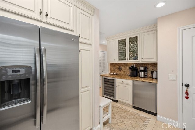 Building Photo - 30902 Club House Dr