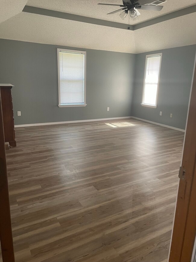 Building Photo - 1405 Fuller Ave