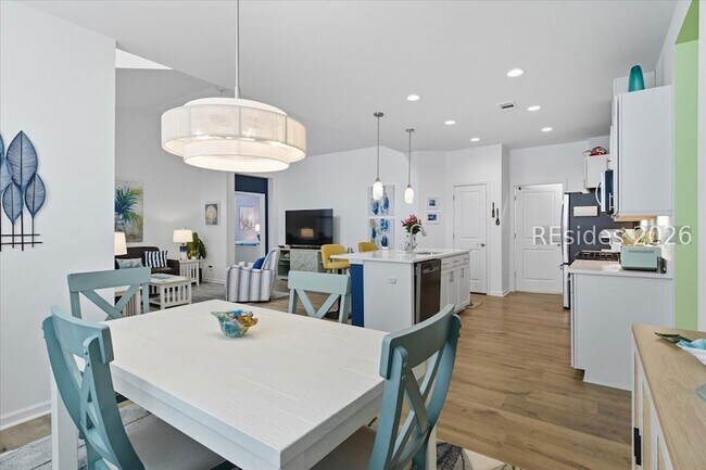 Building Photo - 196 Treasure Past Wy