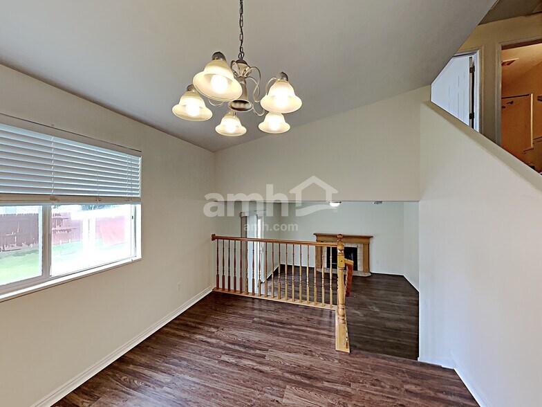 Building Photo - 8766 S Pebble Crest Way