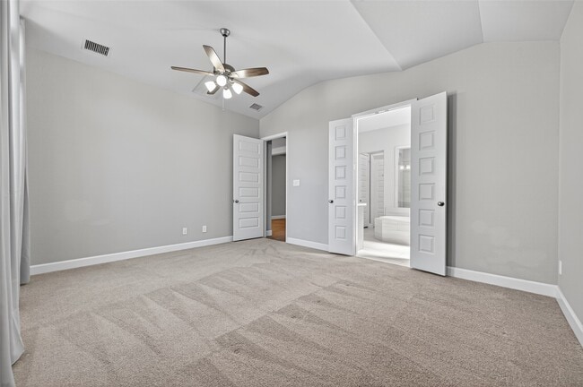 Building Photo - 15330 Legacy Pk Wy