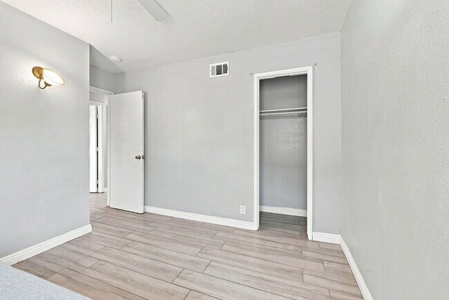 Building Photo - Charming 3-Bed with Gleaming Hardwood Floors