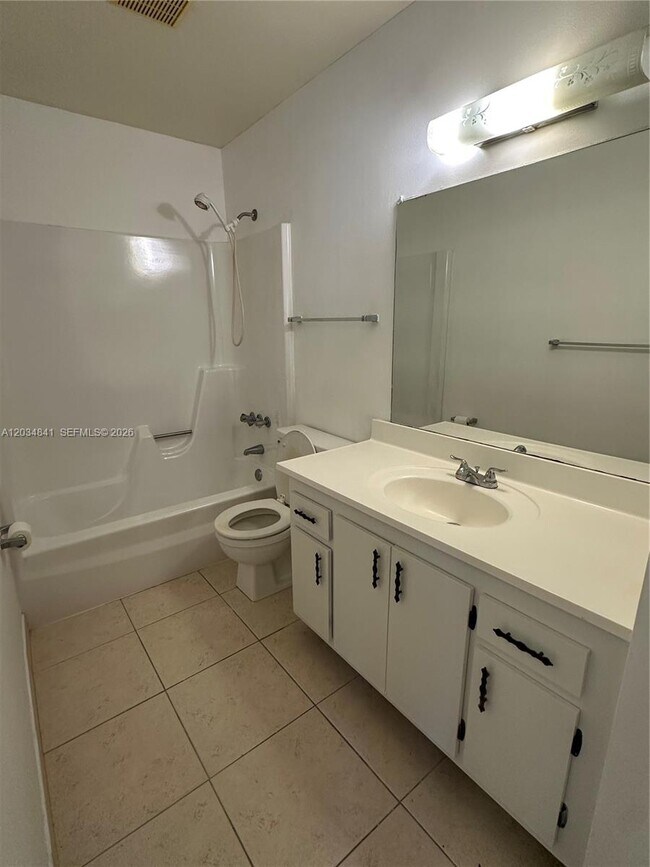 Building Photo - 3490 La Jardin Ct