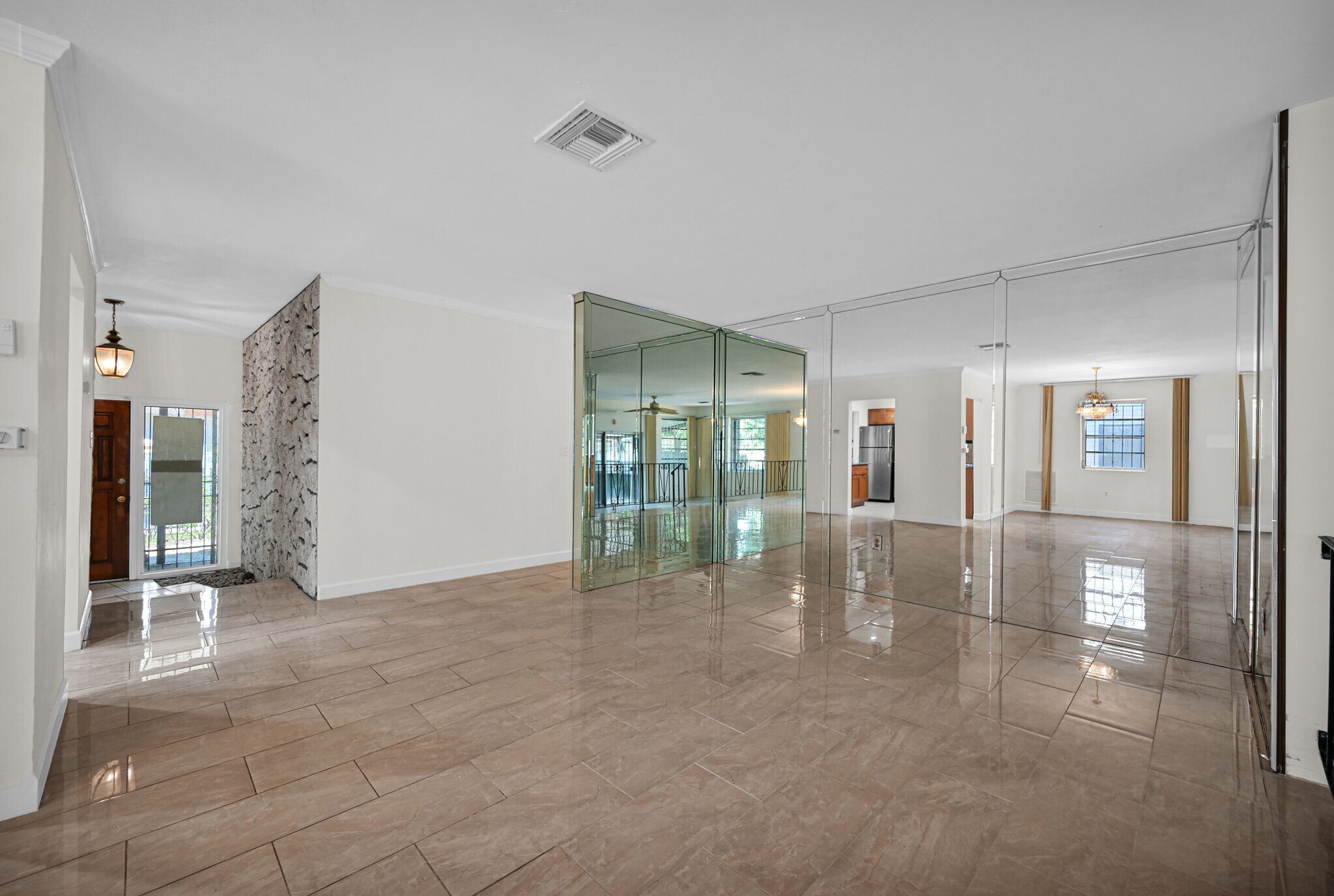 Building Photo - 244 NW 43rd St