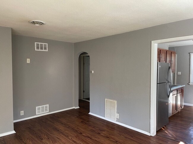 Building Photo - 908 Gregory Dr