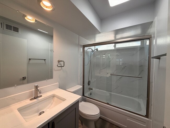 Building Photo - 278 El Portal Way