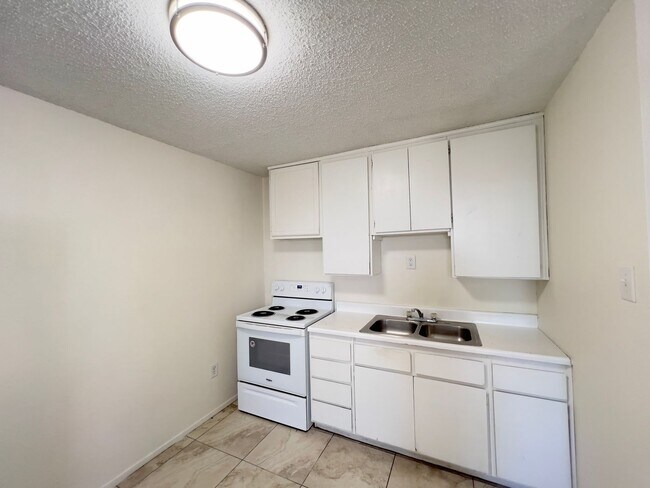 Building Photo - 130 Metropolitan Dr