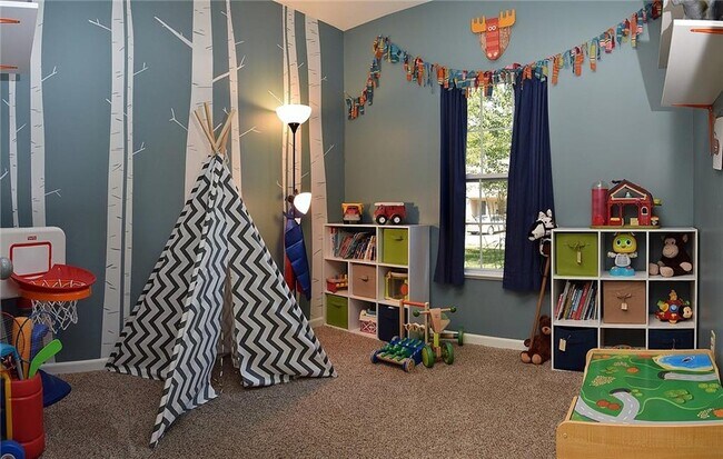 Building Photo - 10655 Trailwood Dr