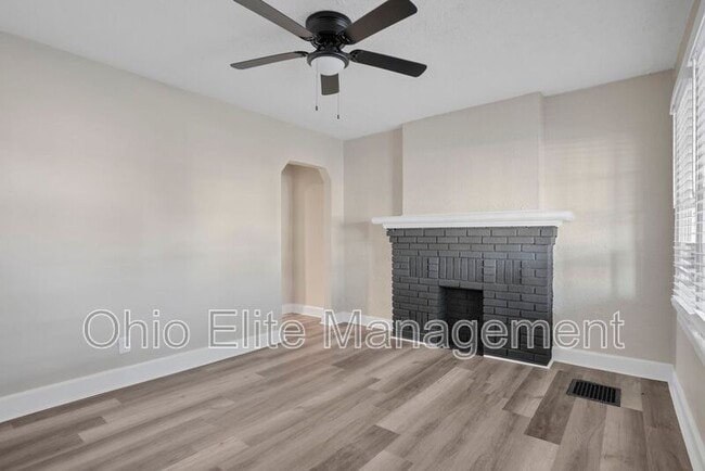 Building Photo - 1398 S Ohio Ave