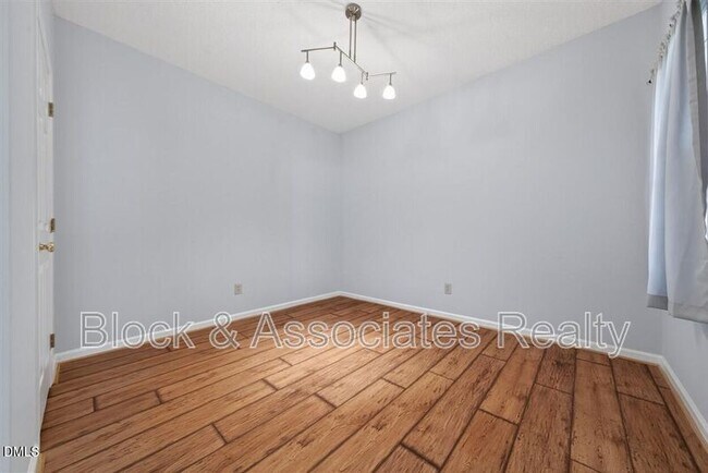 Building Photo - 105 Ellsworth Pl