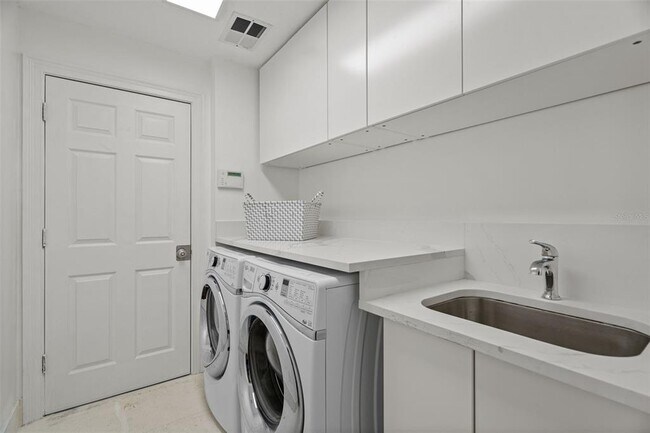 Building Photo - 5927 Caymus Loop