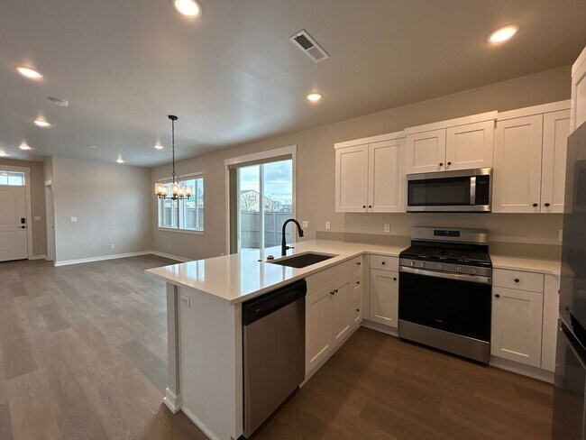 Building Photo - 2 Bedroom in the Luderman Crossing Community - PENDING APPLICATION
