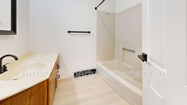 Building Photo - 205 E Arbor Ave