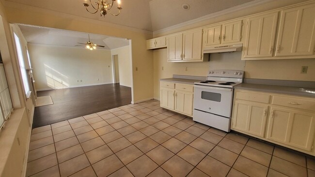 Building Photo - 2232 Lake Springs Ln