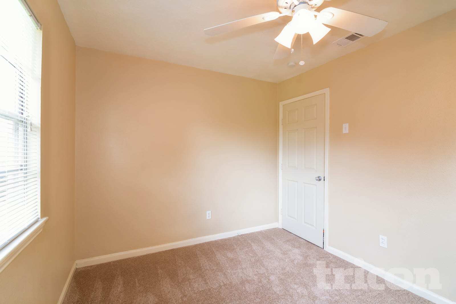 Building Photo - 5234 Jorns St