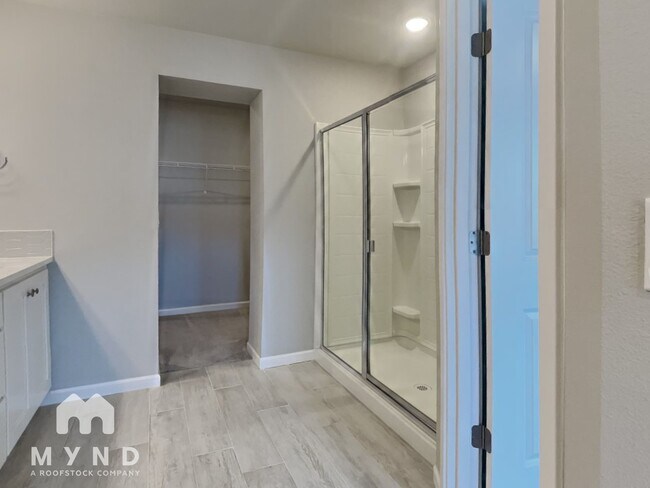 Building Photo - 4151 SE Fortress Ln