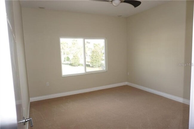 Building Photo - 1908 Greenbriar Ter