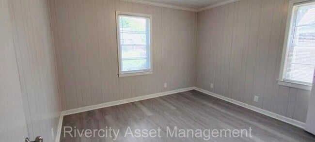 Building Photo - This 4 Bedroom Home is A True Gem!!!! Sect...