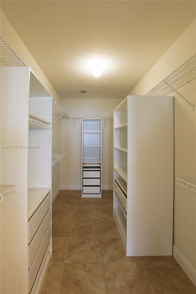 Building Photo - 17120 SW 92nd Ct