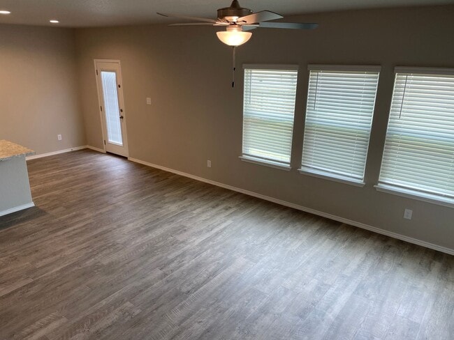 Building Photo - Pre-Leasing Now | Modern 3 Bed, 2.5 Bath Home in Scott's Hollow