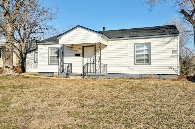 Building Photo - Modern 3-Bedroom Home in Prime Oklahoma Ci...