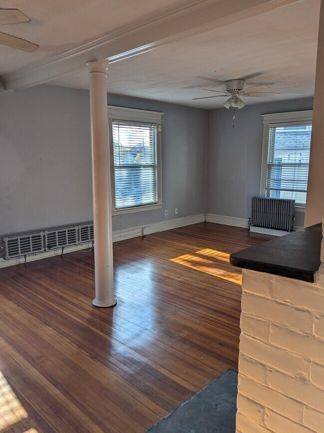 Building Photo - 2870 Fairfield Ave