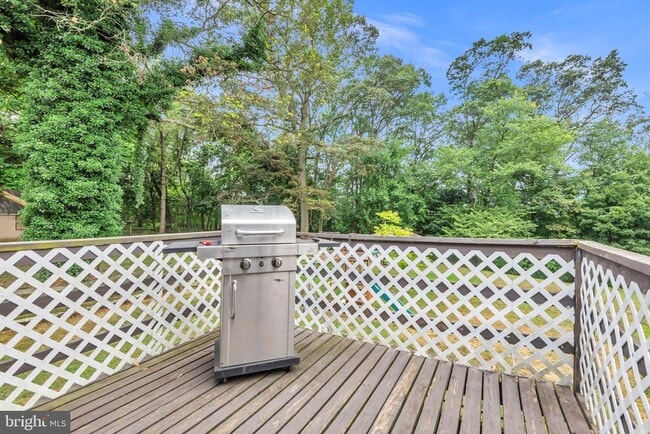 Building Photo - 644 Jasontown Rd