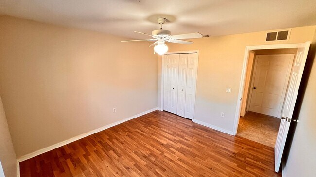 Building Photo - Lovely, Spacious 2 Bedroom, 2 Bathroom Home in Sebring!!