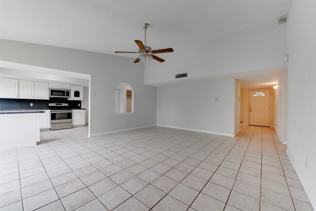 Building Photo - 15702 Mendocino Dr