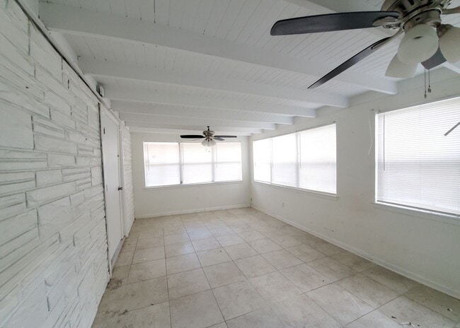 Building Photo - 1905 Athens Ave