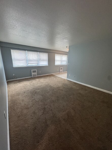 Building Photo - 50 Gillette St