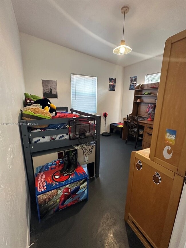 Building Photo - 420 NE 12th St