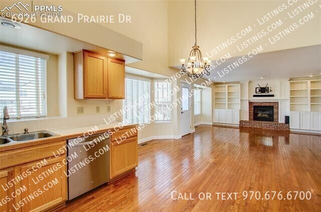 Building Photo - 6926 Grand Prairie Dr