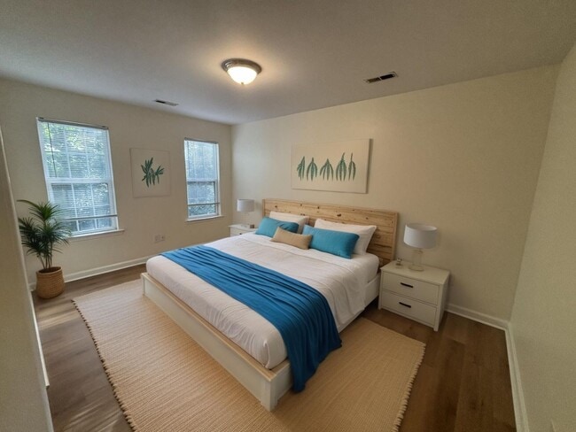 Building Photo - 3 Bed 3 Bath Garage Apartment Home