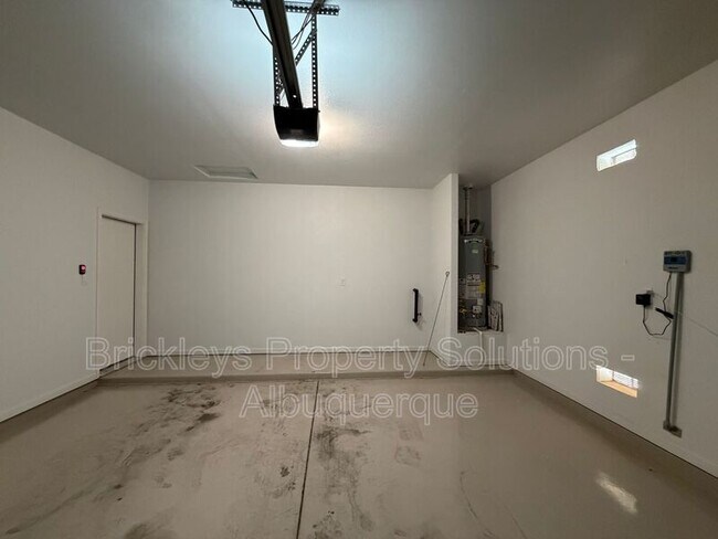 Building Photo - 768 Amatista Lp SE