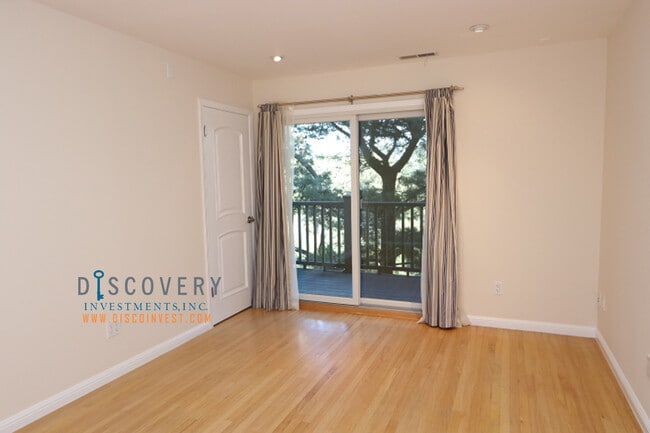 Building Photo - Four Bedroom Montclair Home with Forest Views