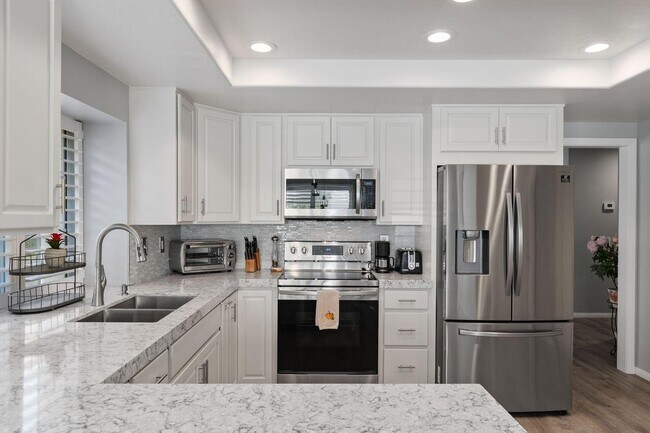 Building Photo - 77630 Cll Las Brisas W