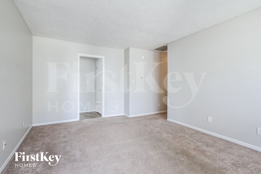 Building Photo - 5411 Padre Ln