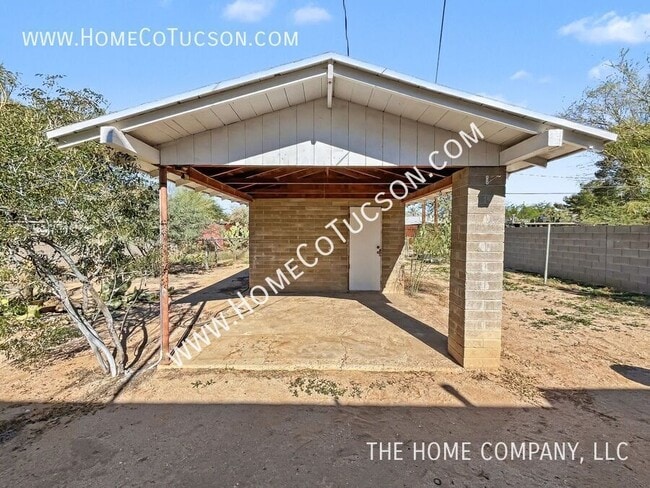 Building Photo - 2607 E Beverly Dr