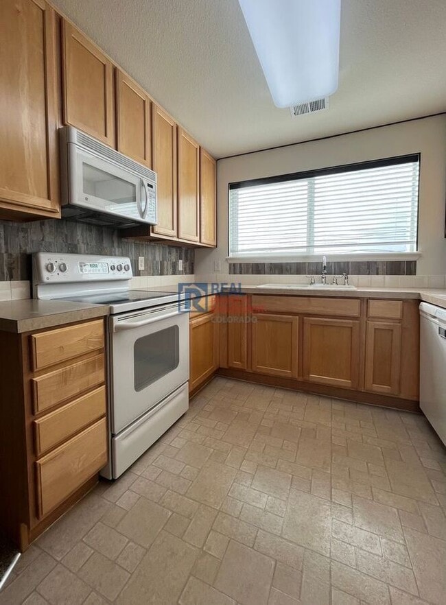 Building Photo - 4695 Hahns Peak Dr