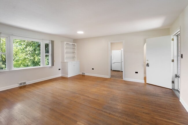 Building Photo - 559 Bailey St