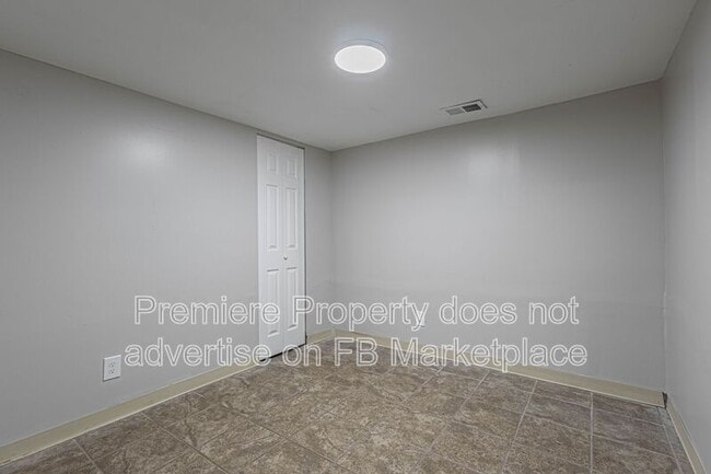 Building Photo - 3301 Mellier Ave