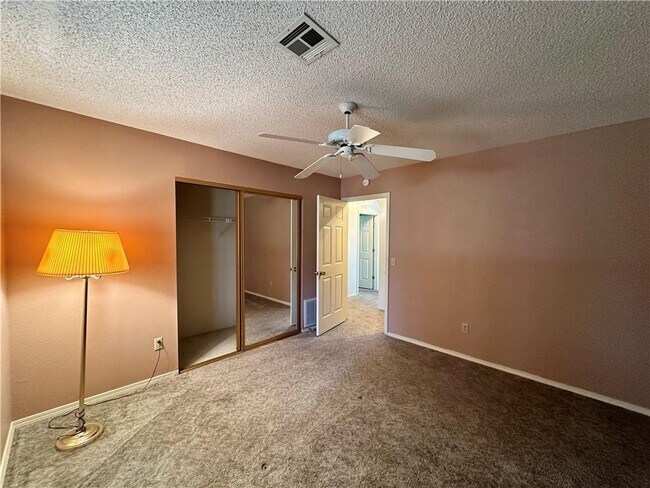 Building Photo - 8 Teresa Dr