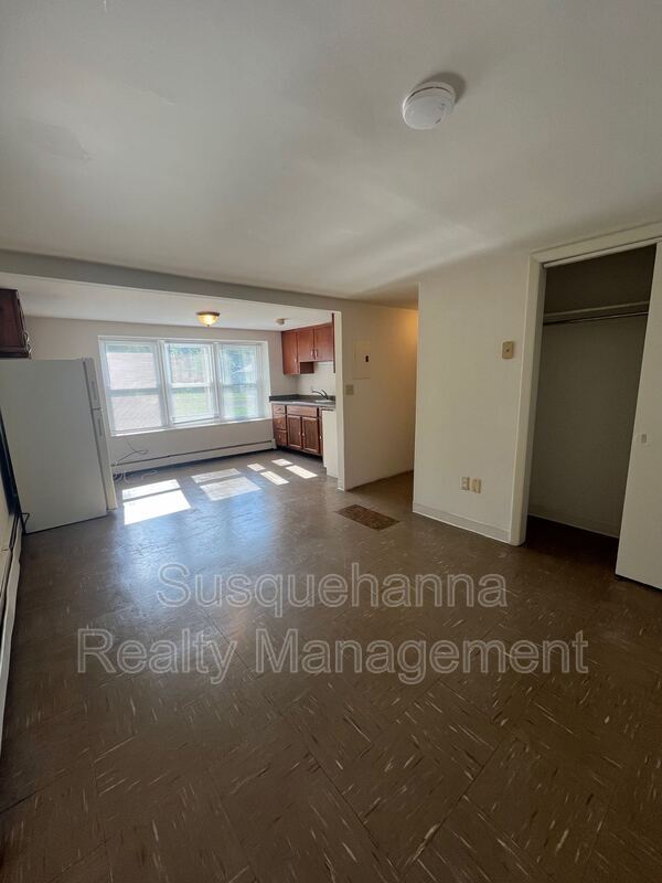 Building Photo - 1051 Henn Ave