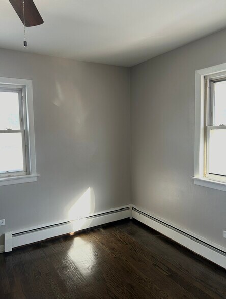 Building Photo - 1039 David Dr